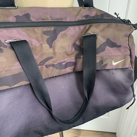 Nike duffel bag - Picture 2 of 15